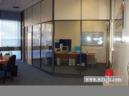 モジュール式のオフィスのパーティションで有名なアルミニウム、つや消し/強化ガラス、スタッドの壁